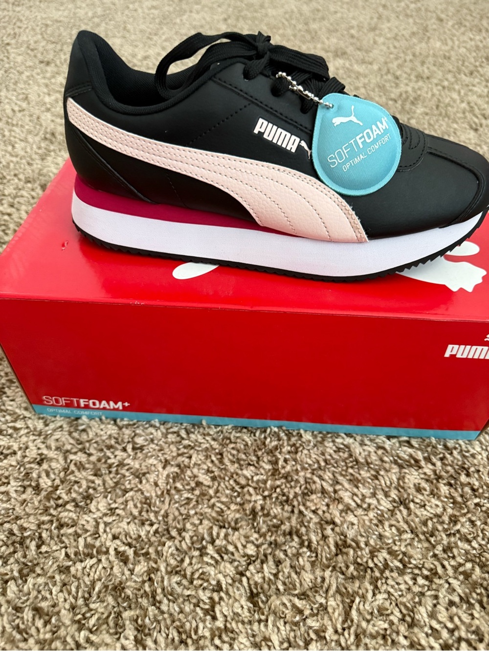Puma women’s Black and Light Pink SoftFoam+ Sneaker size 7.5